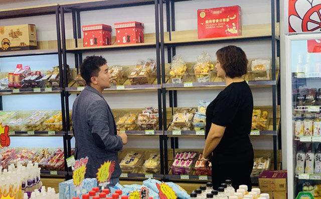 持續(xù)塑造更加智能化的系統(tǒng)，打造緊跟時代的怡佳仁零食店品牌