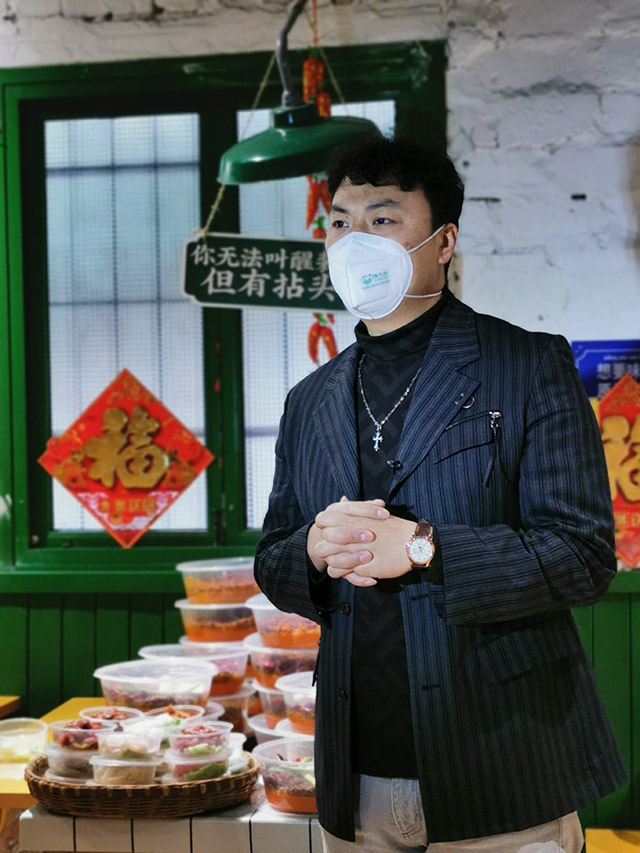 疫情期間，有拈頭成都市井火鍋?zhàn)越ㄐ〕绦蛟仆赓u