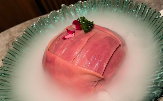 火鍋是重慶的特色，它靠什么火遍大江南北？