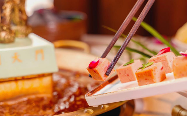 吃火鍋旺季來啦，顧客太多怎么辦？