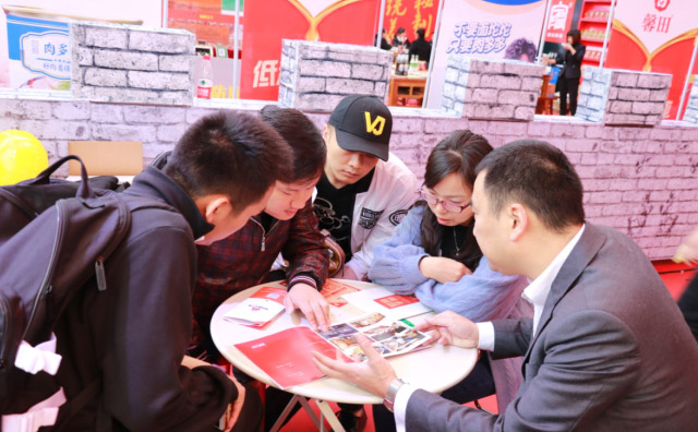 十一屆重慶火鍋美食文化節(jié)開(kāi)火鍋加盟店，非遺火鍋了解下