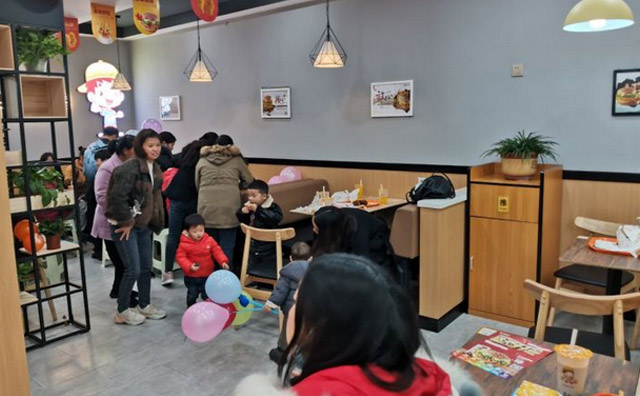 2022加開(kāi)一家漢堡店怎么樣？快樂(lè)星漢堡建議趕快行動(dòng)！