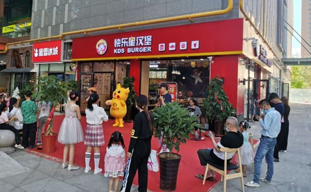 作為快樂(lè)星漢堡店的經(jīng)營(yíng)管理者，平時(shí)應(yīng)該怎么做？