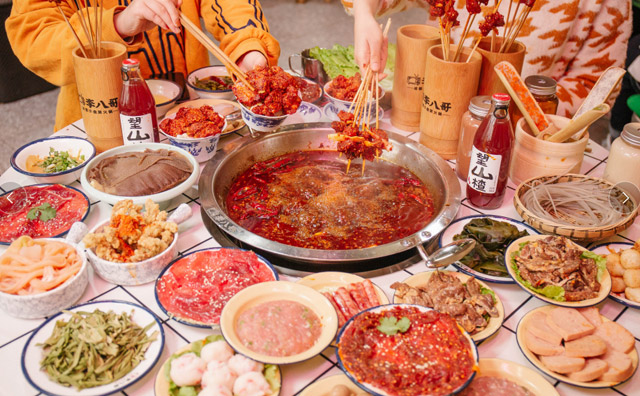 李八哥火鍋俱樂部，多種鍋底，滿足不同食客