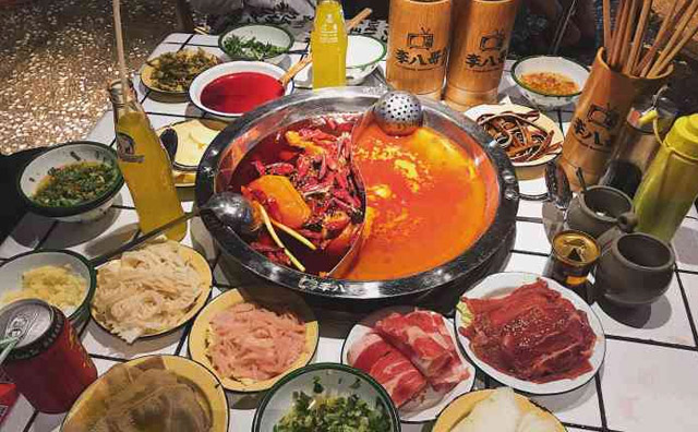 李八哥火鍋俱樂(lè)部，打小麻將，喝蓋碗茶，吃李八哥