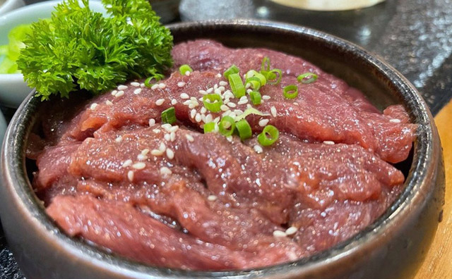 小豬查理川式烤肉，品質(zhì)有保障，價(jià)格更低廉