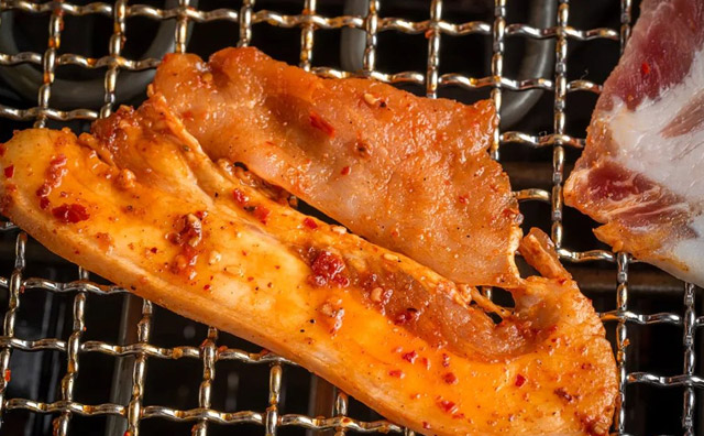 新人開(kāi)烤肉店必備的幾項(xiàng)技能，可別說(shuō)你不會(huì)