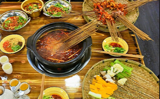 在商場(chǎng)開(kāi)串串香快餐店合適嗎，綜合分析告訴你結(jié)果