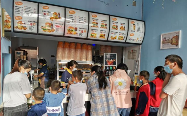 拎包輕松開店，快樂星漢堡好評如潮！