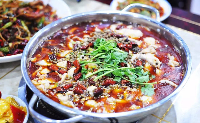 做冷鍋魚(yú)一般用什么魚(yú)，做冷鍋魚(yú)用火鍋底料嗎