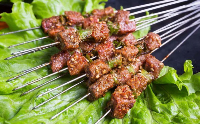 經(jīng)營(yíng)烤串?dāng)偟母[門，擺攤必備