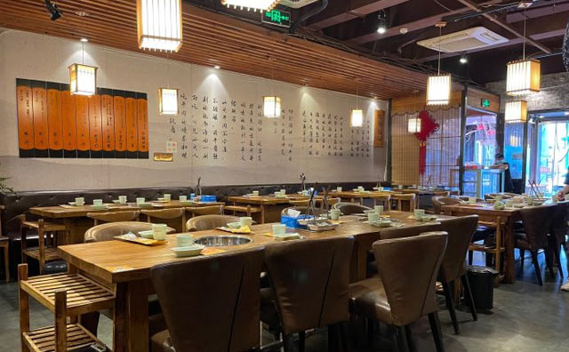 面對頭部餐飲品牌的降維打擊，中小餐廳應(yīng)該怎么辦？