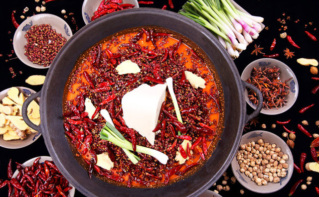 老火鍋店和市井火鍋店有哪些區(qū)別，優(yōu)勢在哪里