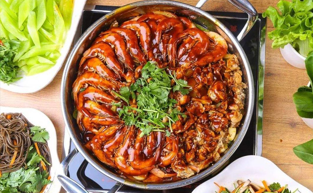 開一家燜鍋加盟店好還是個體經(jīng)營好，各自優(yōu)勢在哪里