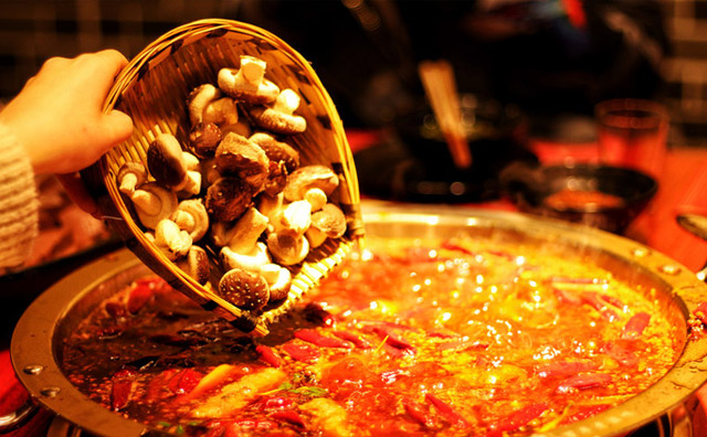 火鍋店一天1w利潤多少？