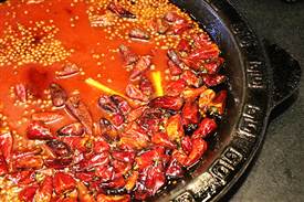 開重慶火鍋加盟店技巧，需了解顧客內(nèi)心真正的渴望