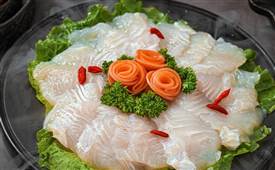 我想開個火鍋食材超市如何選址？