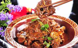 羊蝎子火鍋店的開(kāi)業(yè)活動(dòng)，這樣搞生意一定好