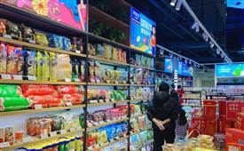 休閑食品店要幾個人經(jīng)營，完全取決于這些因素