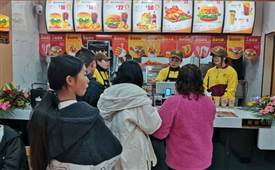 身未動，心已遠，那就快來快樂星漢堡吧！